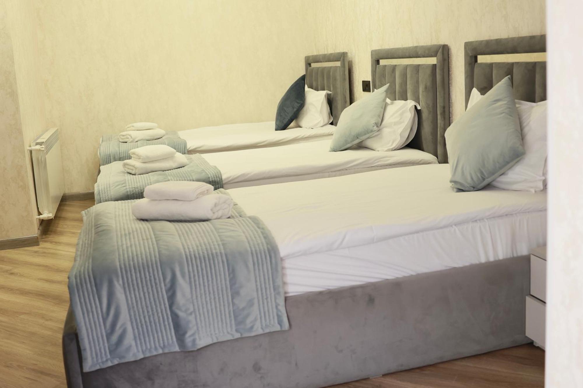 Royal Renaissance Hotel Ereván Habitación foto