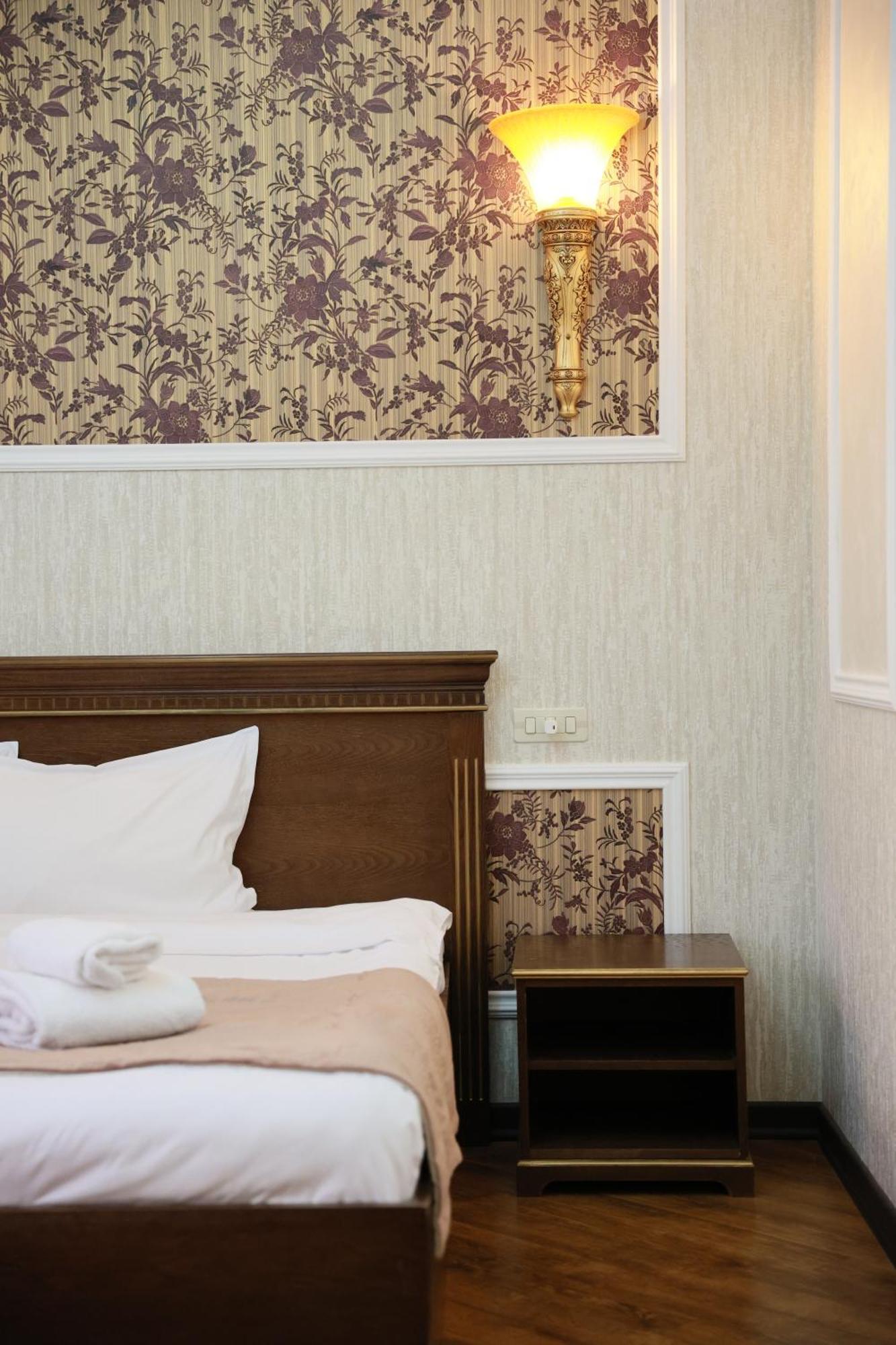 Royal Renaissance Hotel Ereván Habitación foto