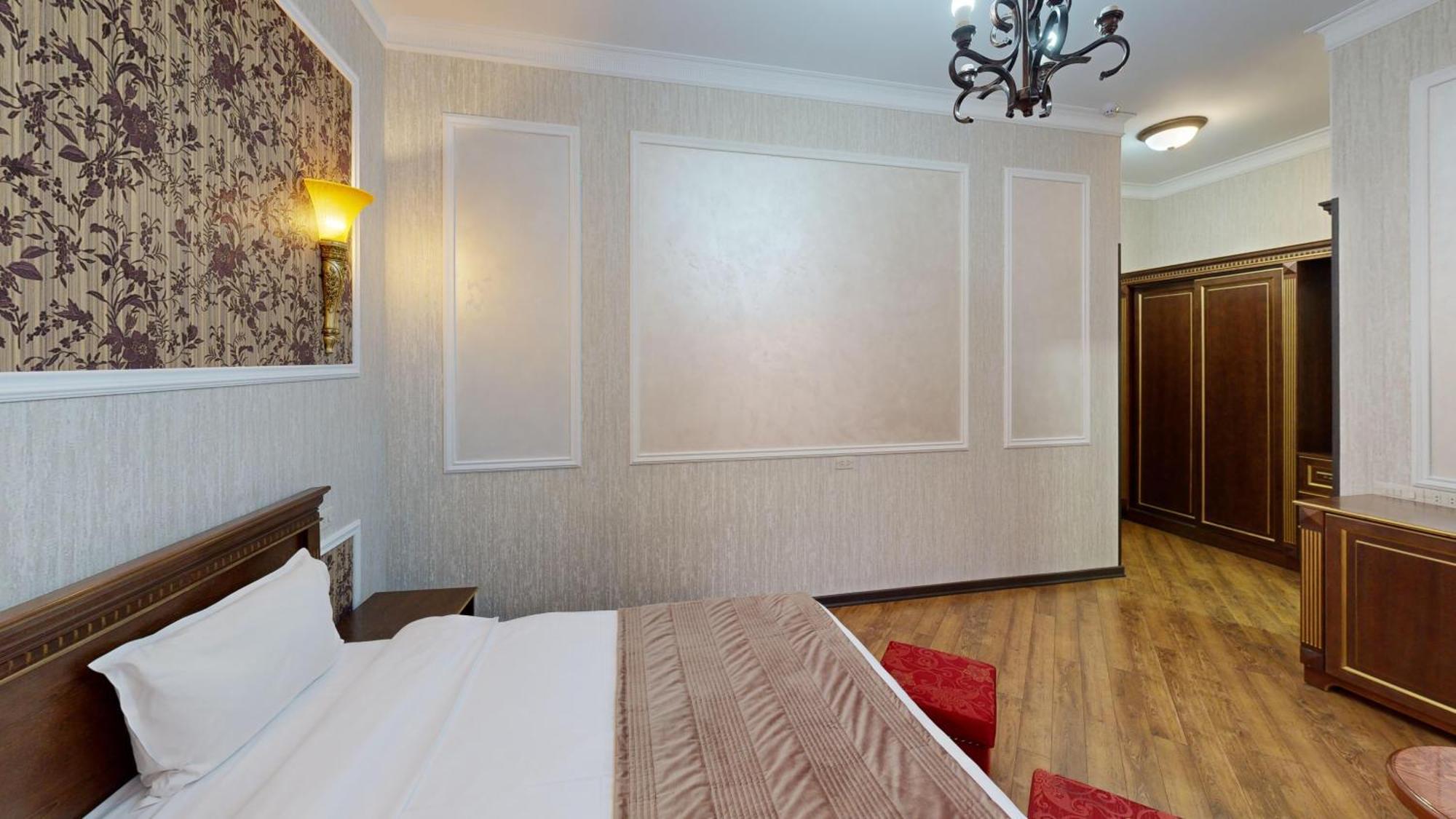 Royal Renaissance Hotel Ereván Habitación foto